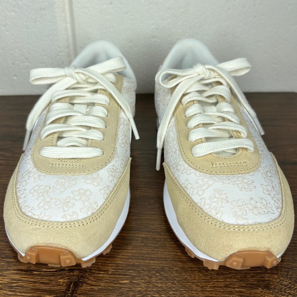 Nike Daybreak Suede Floral Embroidered Fabric Sneakers Size 5.5 Beige White - Picture 8 of 10